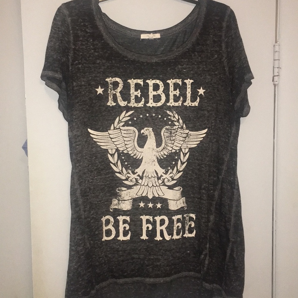 Maurice’s tee